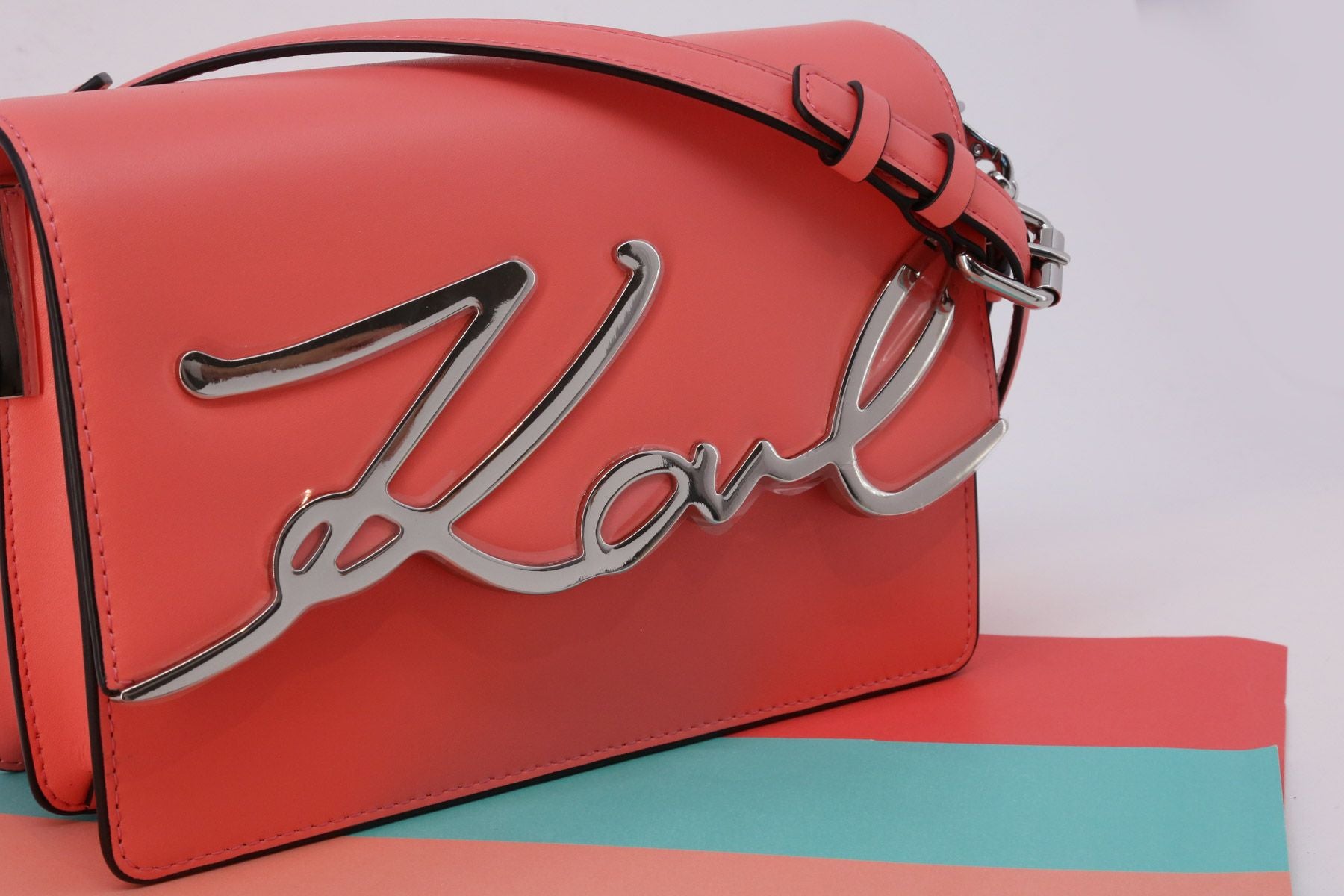 Shoulder bags